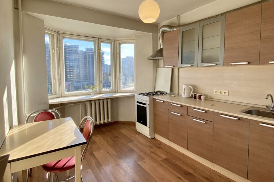 Сдаётся 1-комнатная квартира, 38 м²