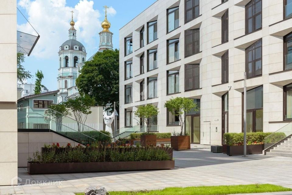 Сдаётся 4-комнатная квартира, 147 м²