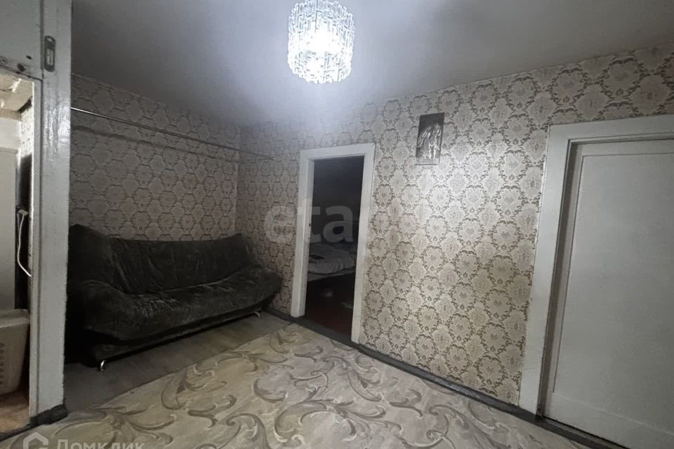 Продаётся 3-комнатная квартира, 47.4 м²