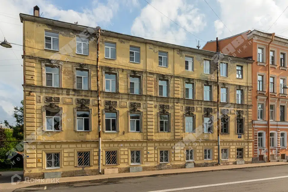 Продаётся 4-комнатная квартира, 108 м²