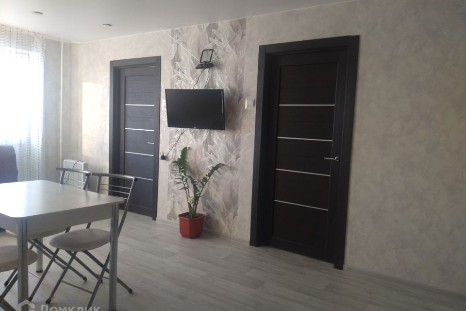 Продаётся 4-комнатная квартира, 61 м²