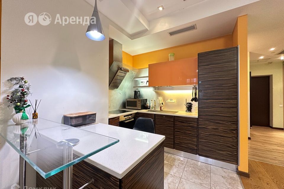 Сдаётся 3-комнатная квартира, 109 м²