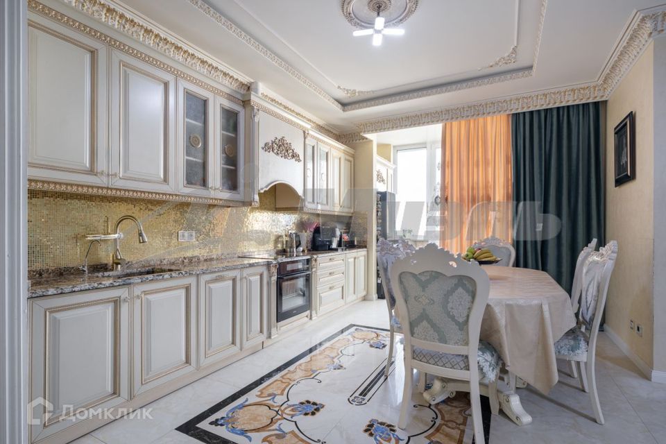 Продаётся 4-комнатная квартира, 128.5 м²