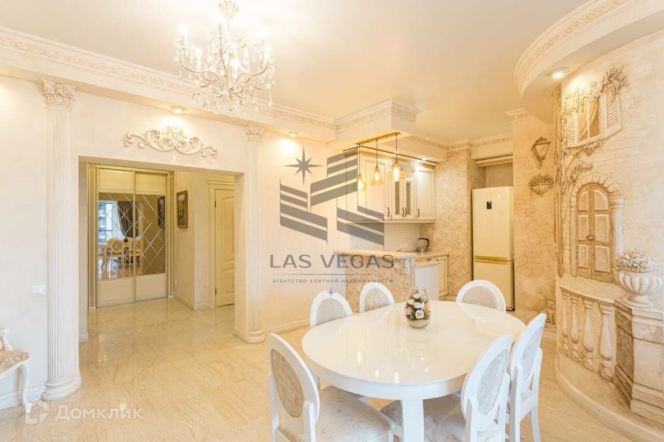 Сдаётся 4-комнатная квартира, 120 м²