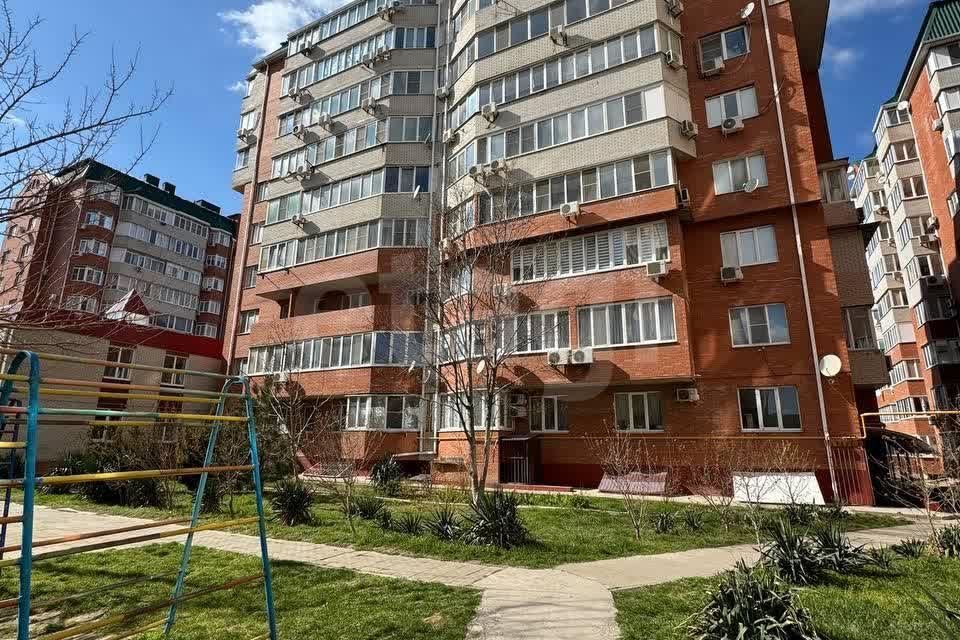 Продаётся 3-комнатная квартира, 114 м²
