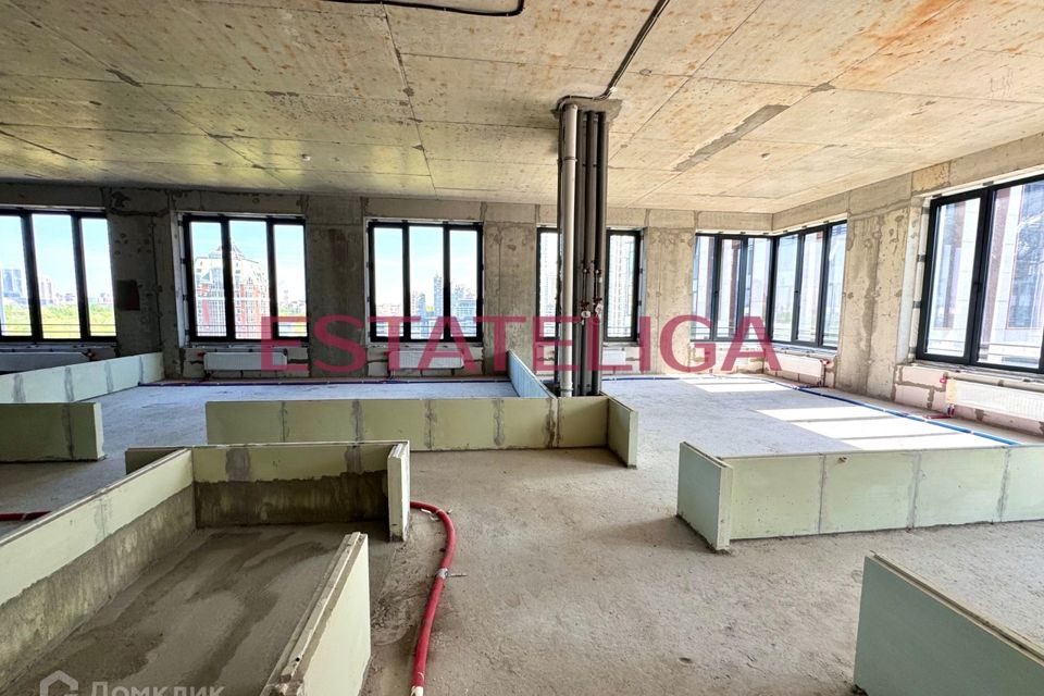 Продаётся 3-комнатная квартира, 130 м²