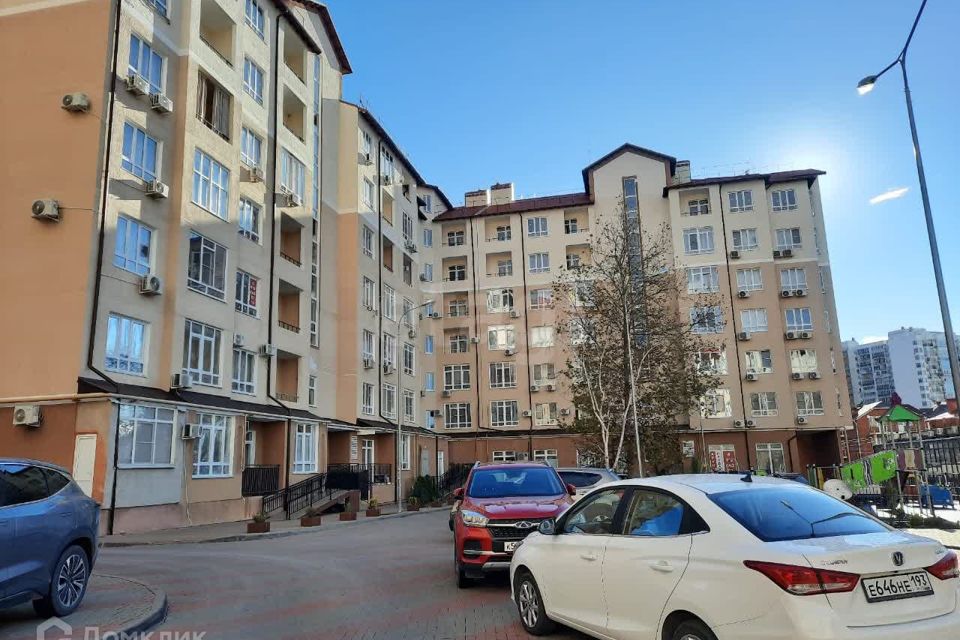 Продаётся 1-комнатная квартира, 42.4 м²