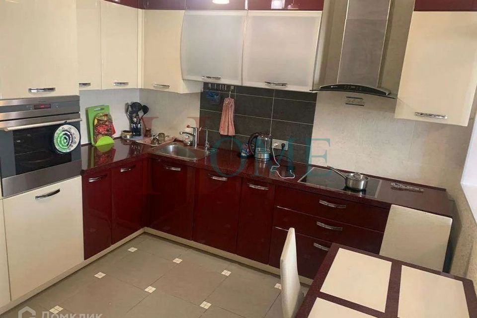 Сдаётся 2-комнатная квартира, 63 м²