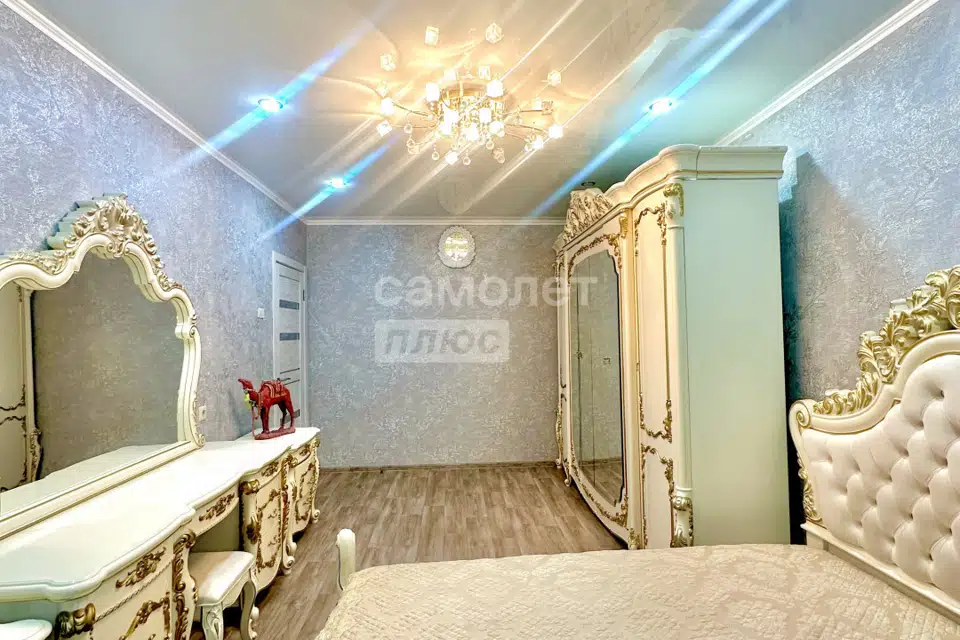 Продаётся 4-комнатная квартира, 79.2 м²