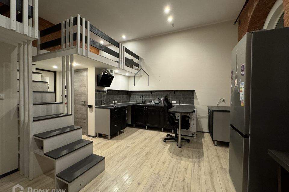 Продаётся 2 комнаты в 9-комн. квартире, 27.3 м²