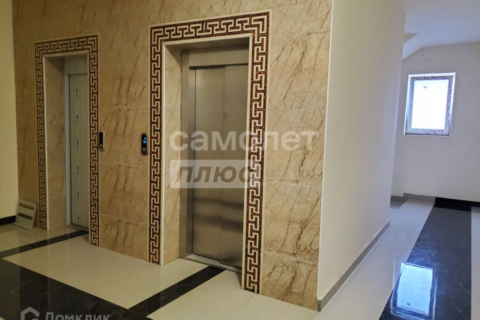 Продаётся 4-комнатная квартира, 141 м²