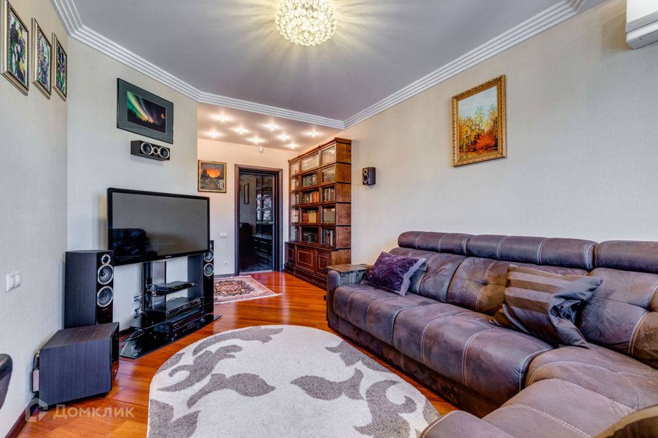 Продаётся 3-комнатная квартира, 97.6 м²