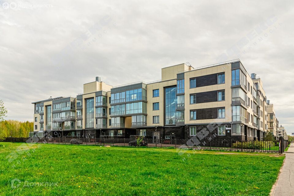 Продаётся 3-комнатная квартира, 137 м²