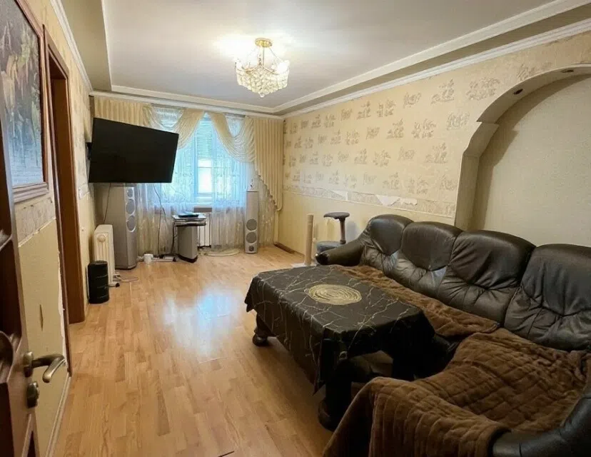 Продаётся 4-комнатная квартира, 84.8 м²