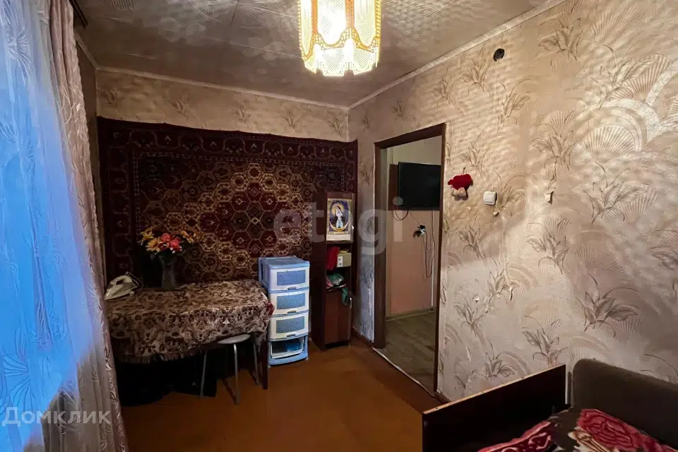 Продаётся 3-комнатная квартира, 49.9 м²