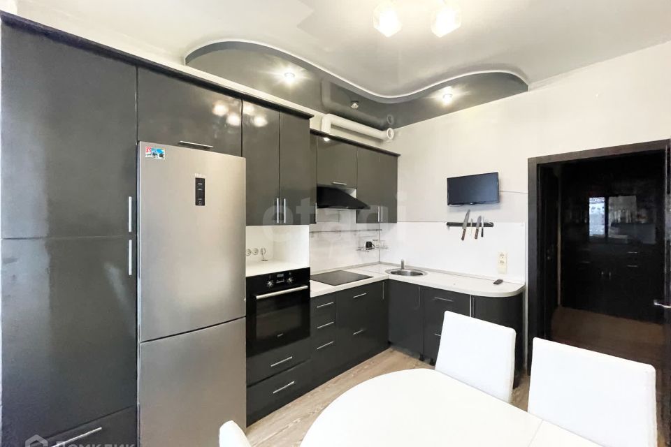 Продаётся 1-комнатная квартира, 43.2 м²