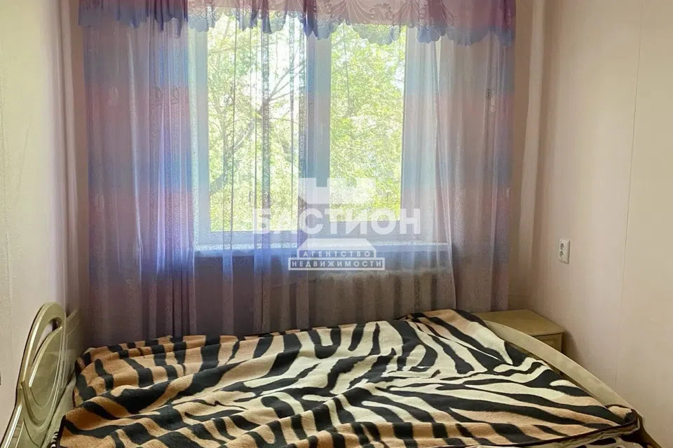 Продаётся 3-комнатная квартира, 48.3 м²