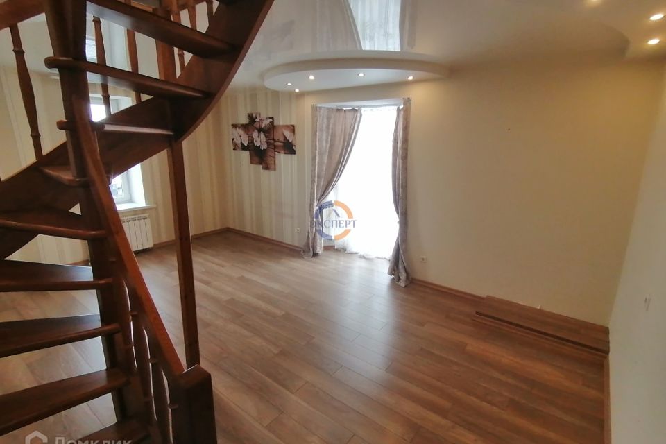 Продаётся 3-комнатная квартира, 108.8 м²