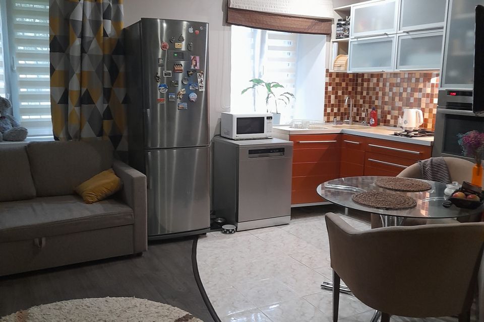 Продаётся 2-комнатная квартира, 43.8 м²