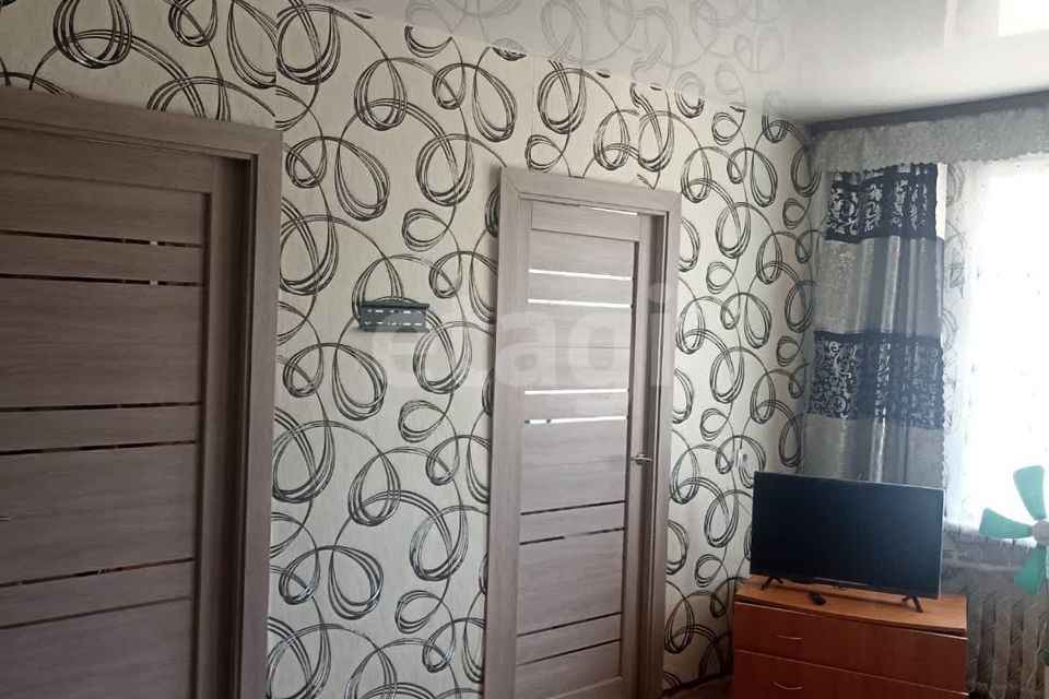 Продаётся 4-комнатная квартира, 56.6 м²