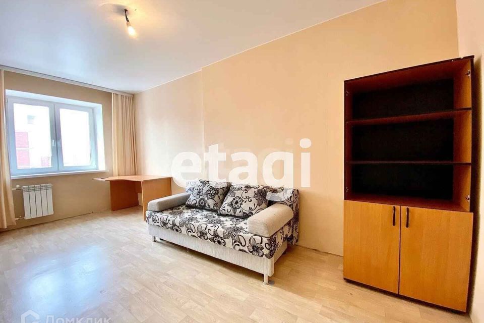 Продаётся 1-комнатная квартира, 42 м²