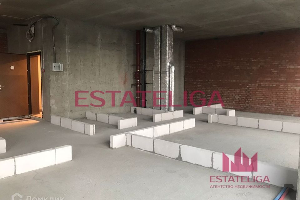 Продаётся 4-комнатная квартира, 108 м²