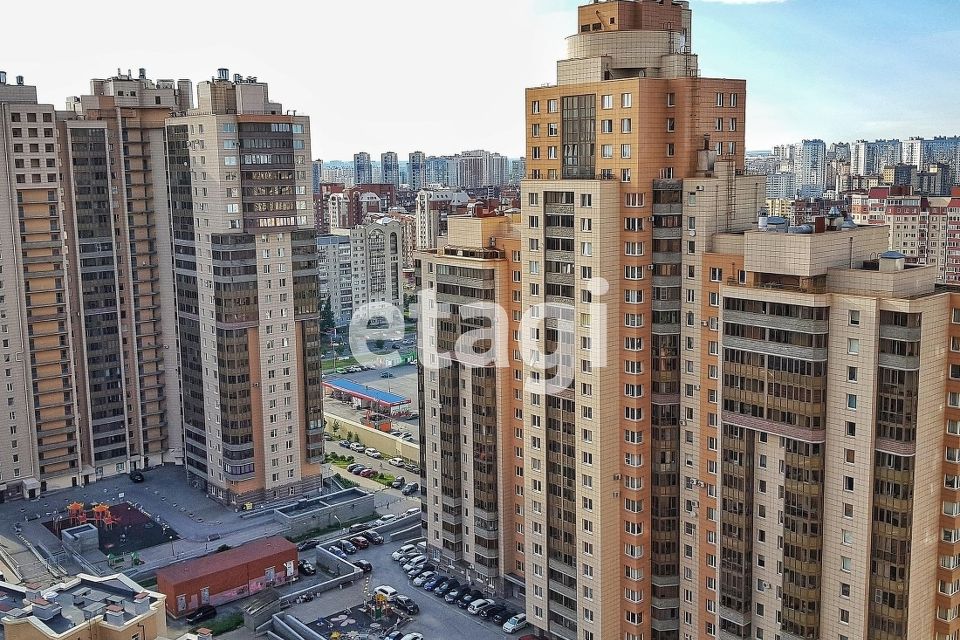 Продаётся 2-комнатная квартира, 76.4 м²