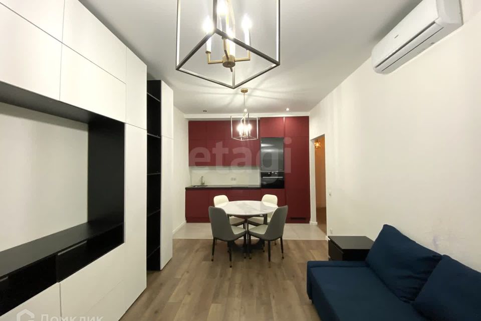 Продаётся 2-комнатная квартира, 65.2 м²