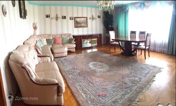 Продаётся 3-комнатная квартира, 124 м²