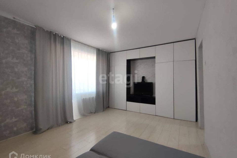 Продаётся 4-комнатная квартира, 70.9 м²
