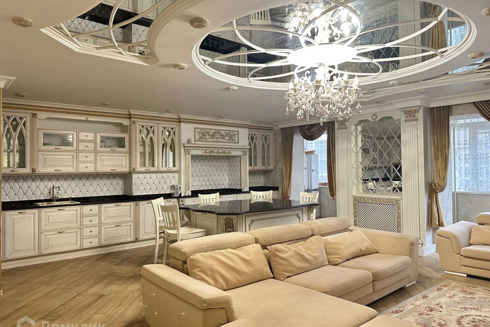 Сдаётся 4-комнатная квартира, 168.6 м²