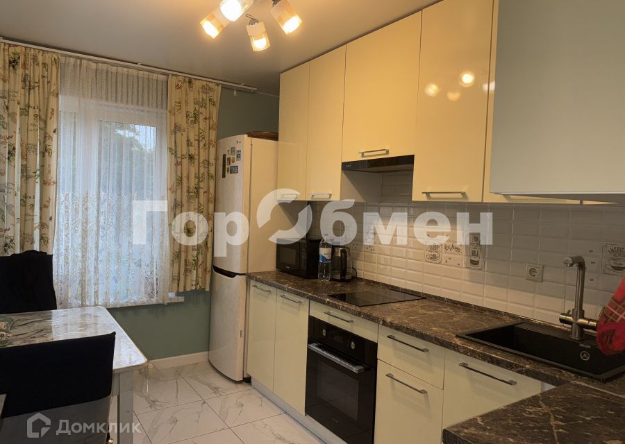 Продаётся 3-комнатная квартира, 60.5 м²