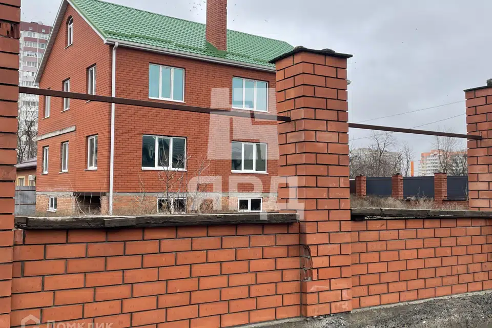 Продаётся 3-этажный дом, 354 м²