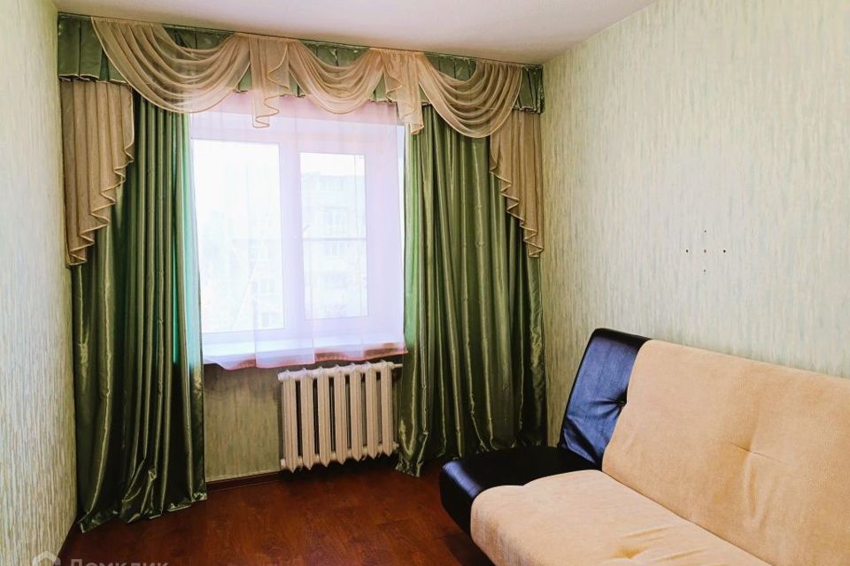 Продаётся комната в 6-комн. квартире, 10.7 м²