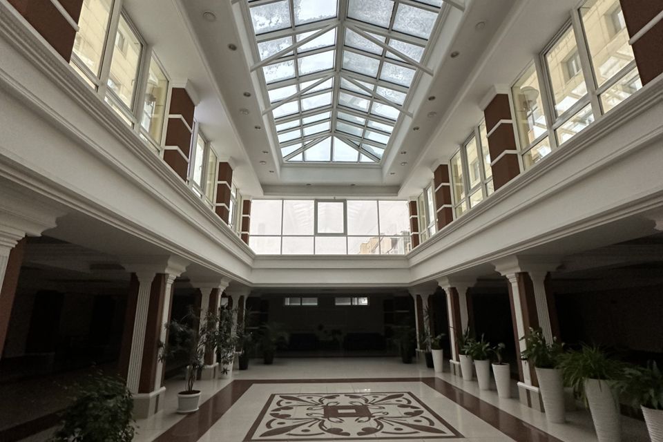 Продаётся 3-комнатная квартира, 162.8 м²