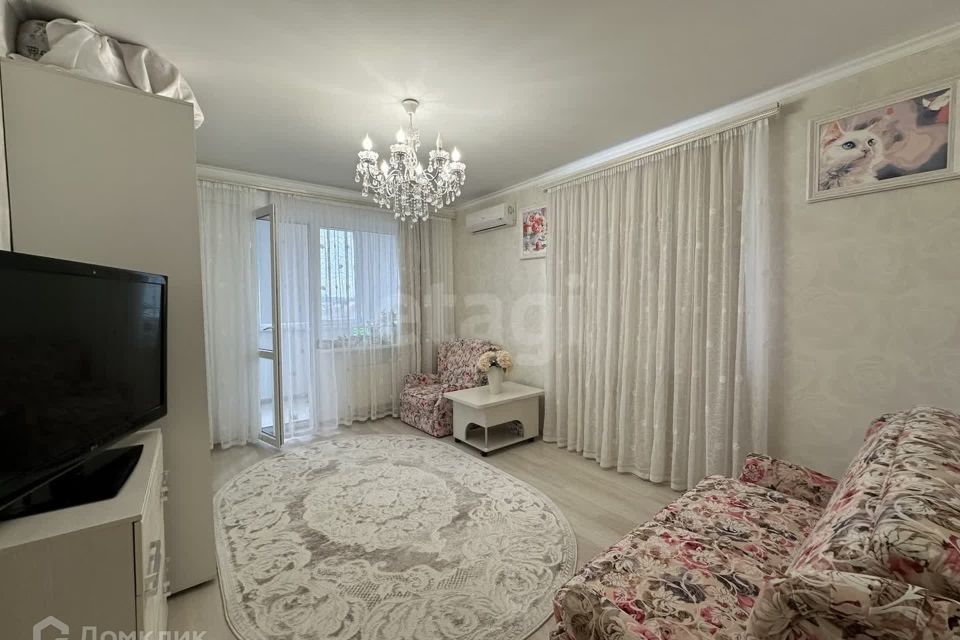 Продаётся 1-комнатная квартира, 42 м²