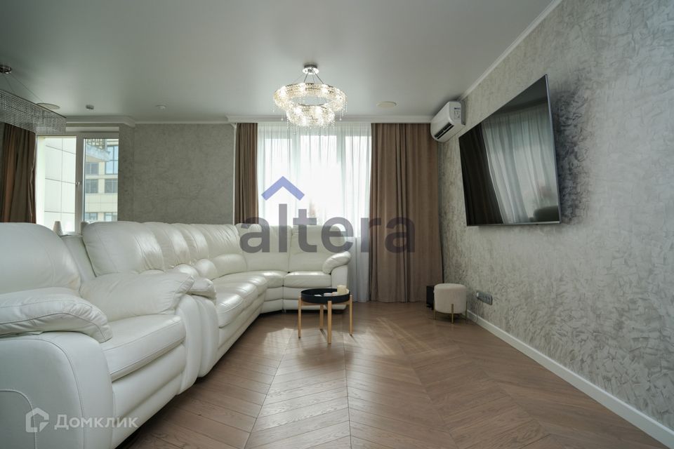 Продаётся 3-комнатная квартира, 148.8 м²