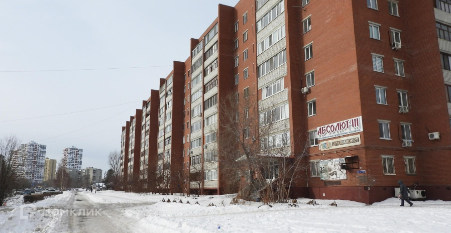 Продаётся 4-комнатная квартира, 75 м²