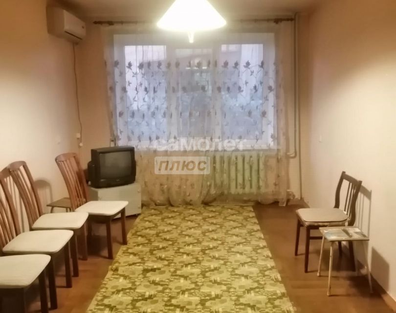 Продаётся 3-комнатная квартира, 49.3 м²