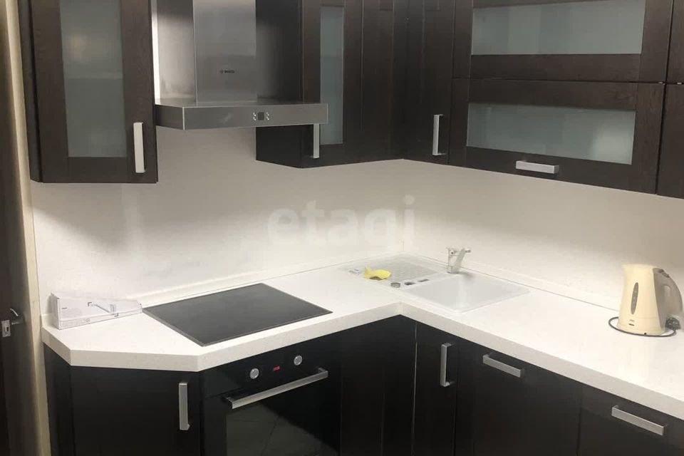 Продаётся 1-комнатная квартира, 42.3 м²
