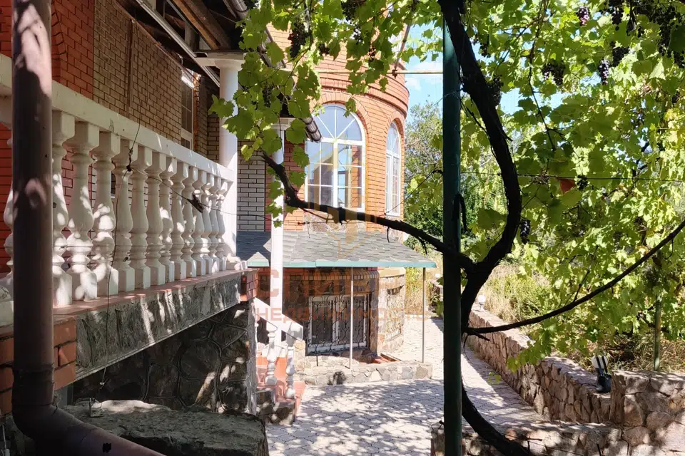 Продаётся 3-этажный дом, 548.5 м²