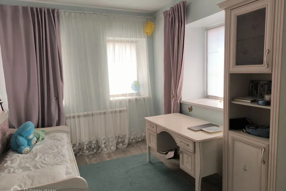 Продаётся 2-этажный дом, 140 м²