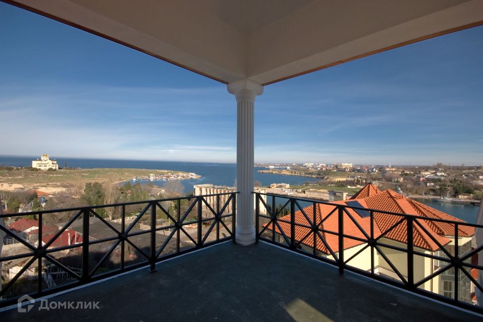 Продаётся 3-комнатная квартира, 202 м²