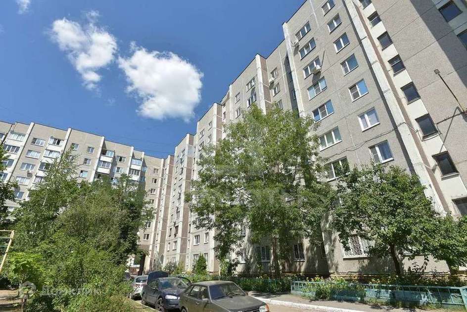 Продаётся 4-комнатная квартира, 82 м²
