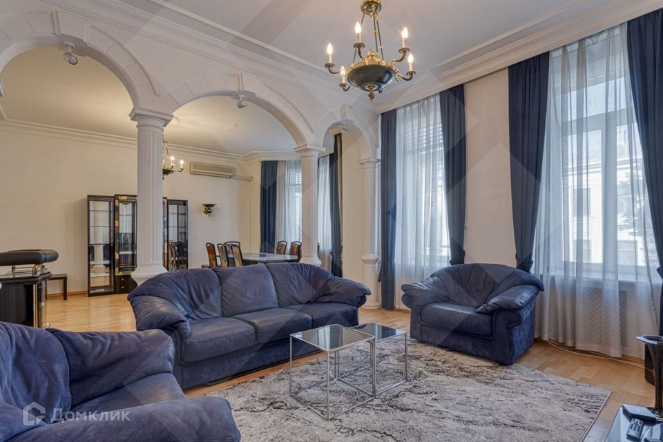 Продаётся 4-комнатная квартира, 160 м²