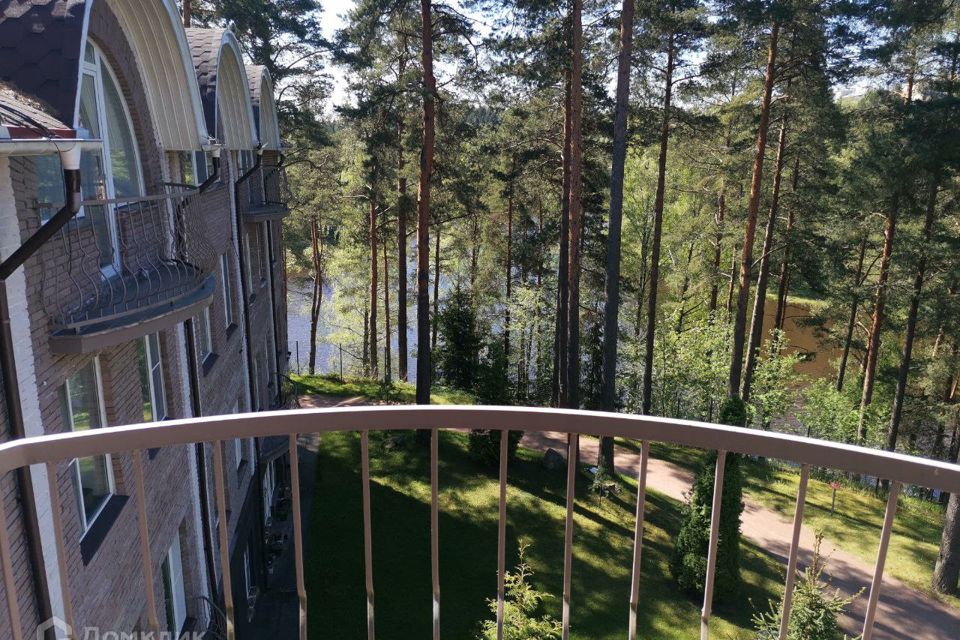 Продаётся 4-комнатная квартира, 148.9 м²