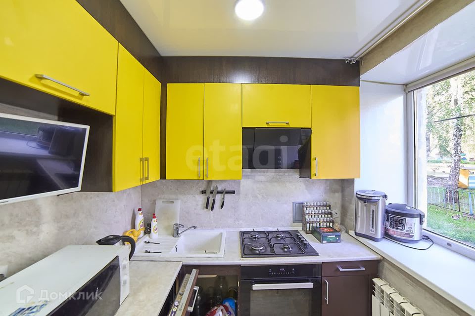 Продаётся 3-комнатная квартира, 62.7 м²
