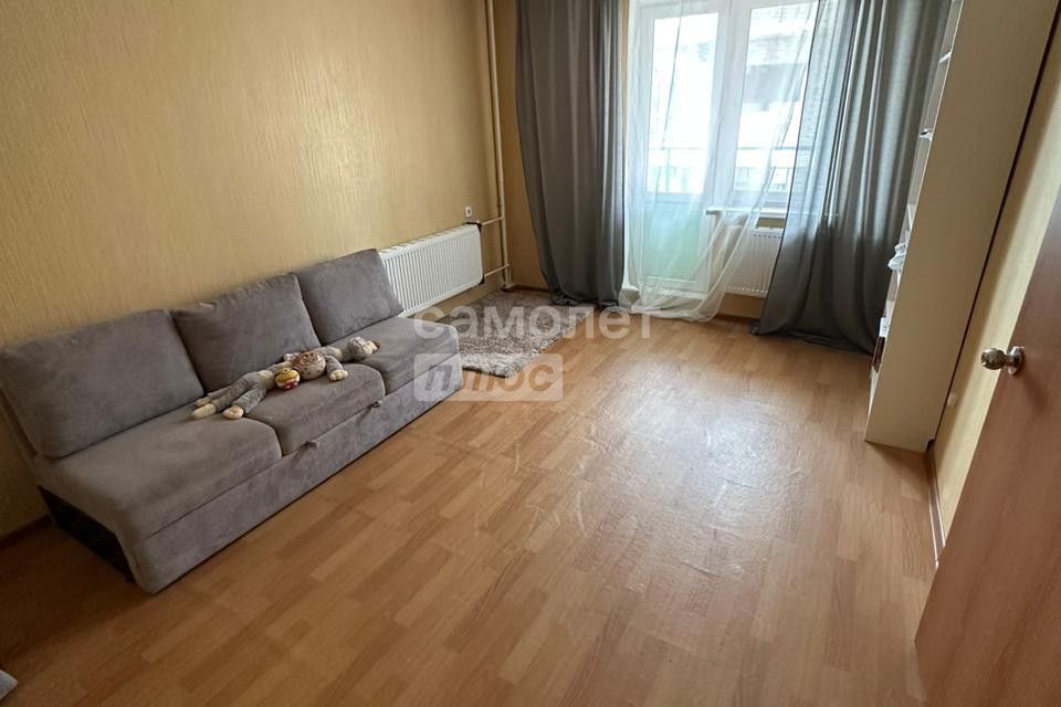 Продаётся 3-комнатная квартира, 77 м²
