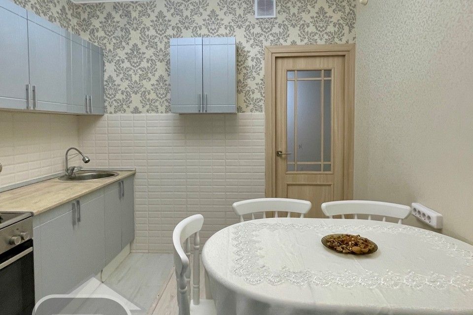 Продаётся 1-комнатная квартира, 38 м²