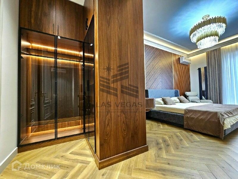 Сдаётся 4-комнатная квартира, 135 м²